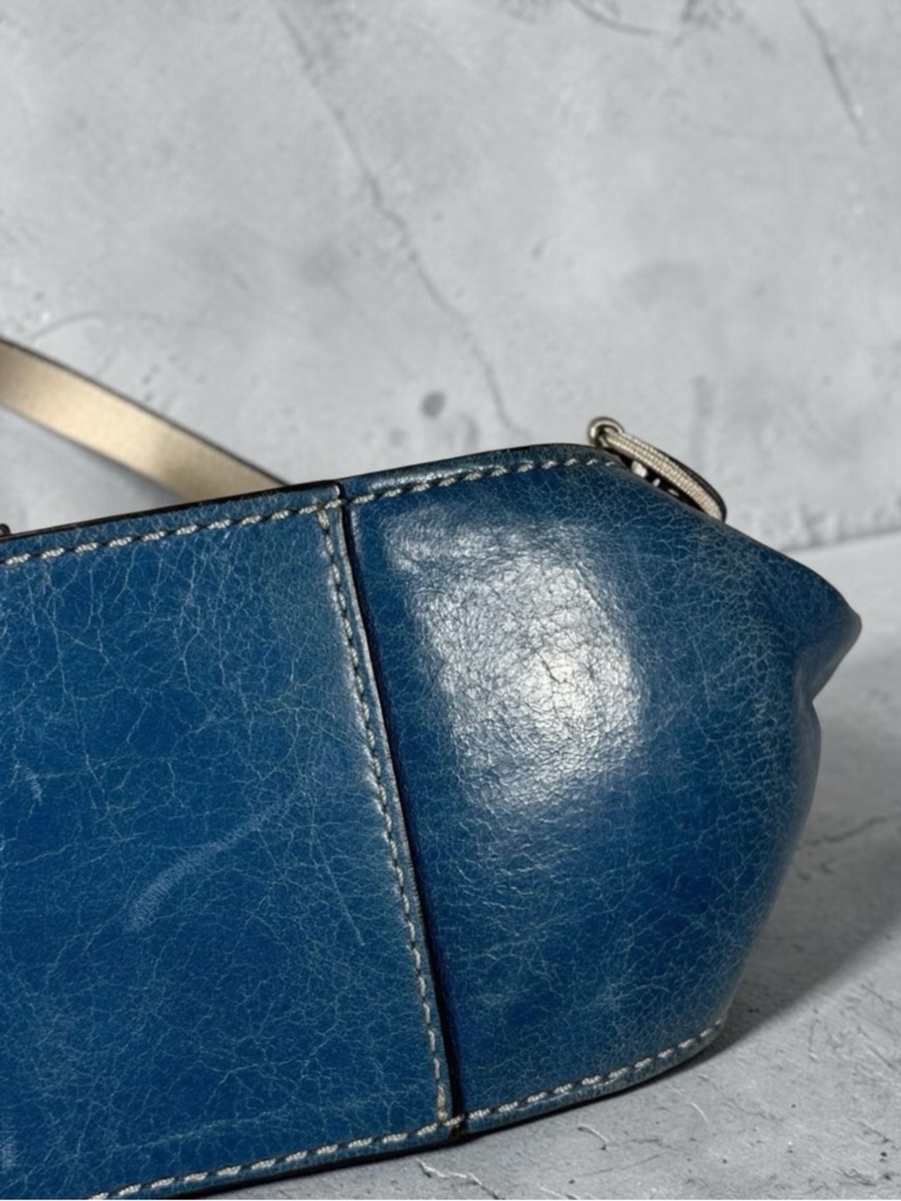Coach Vintage Y2K City Willis 2
Way Colorblock Leather Turn
Lock Crossbody Bag - Picture 5 of 13